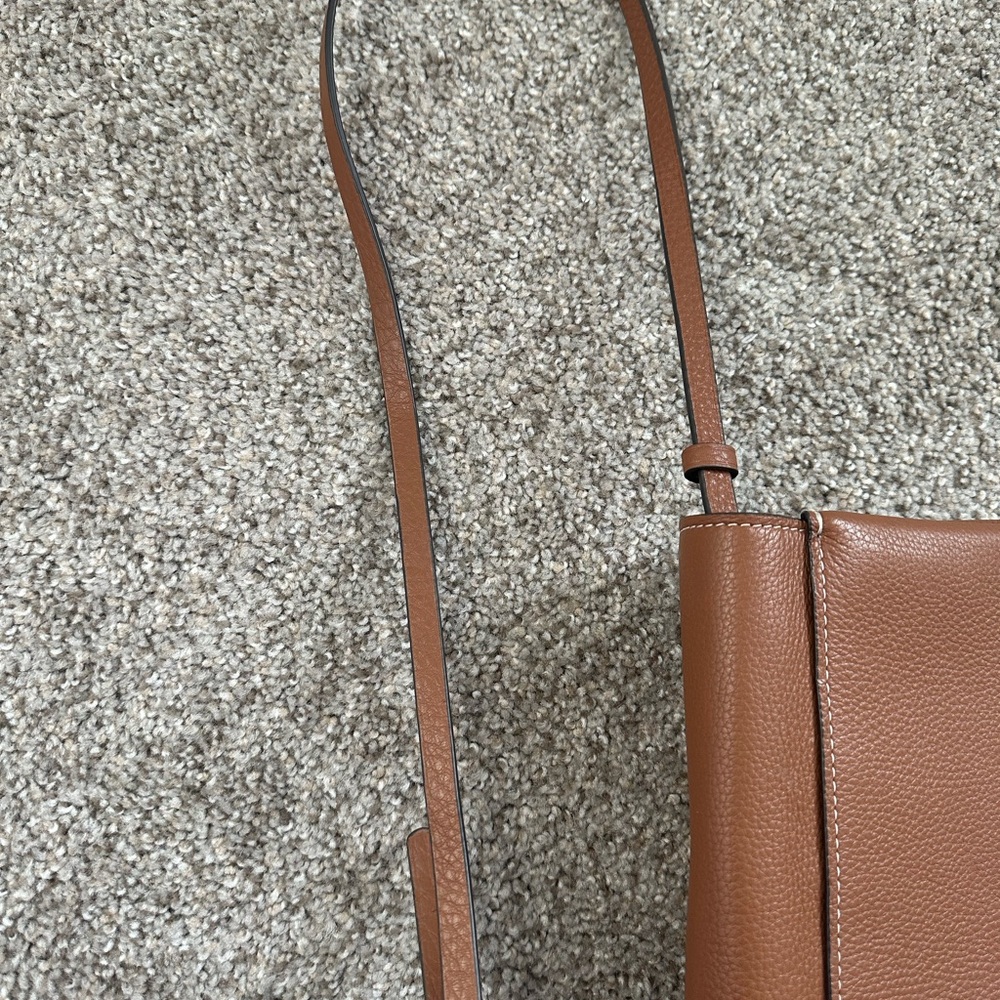 Tory Burch Tan Leather Crossbody Bag with Gold Accent - Picture 10 of 10